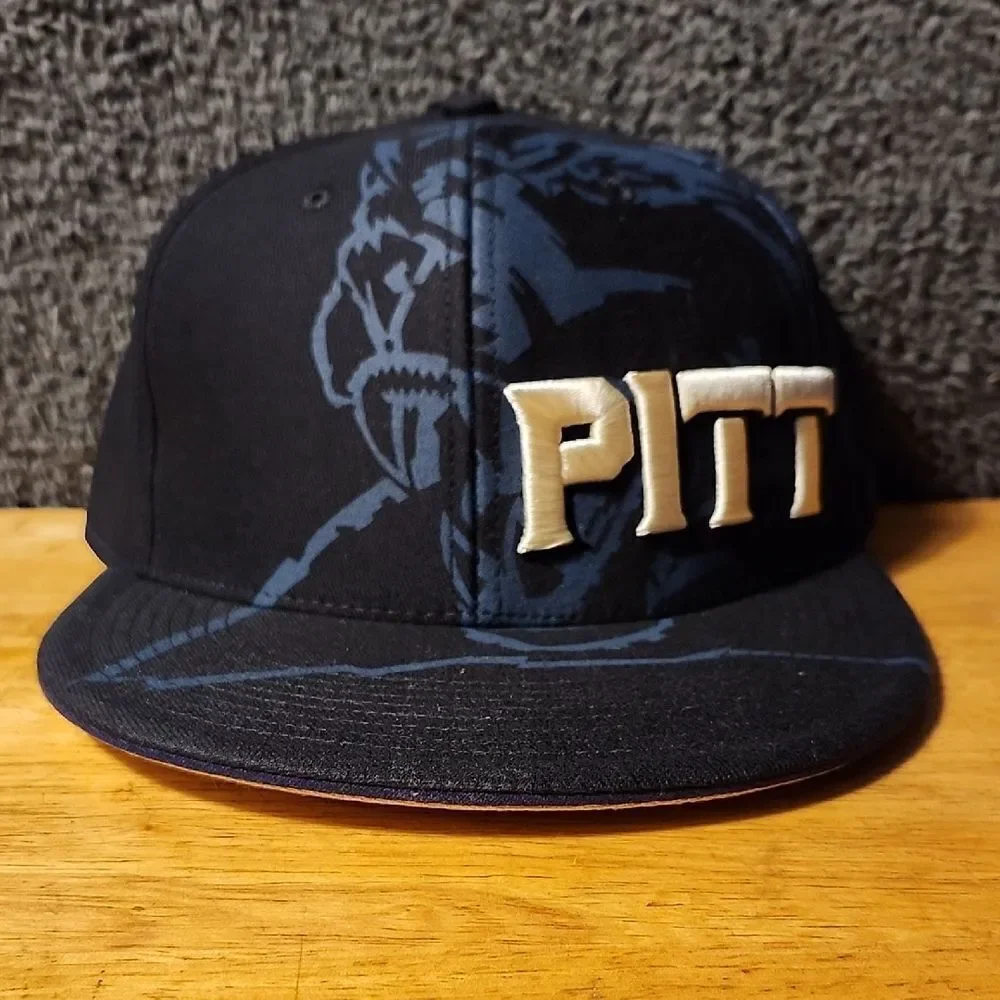 Nike University Pittsburgh Pitt Panther OS Stretchfit Hat - NWOT